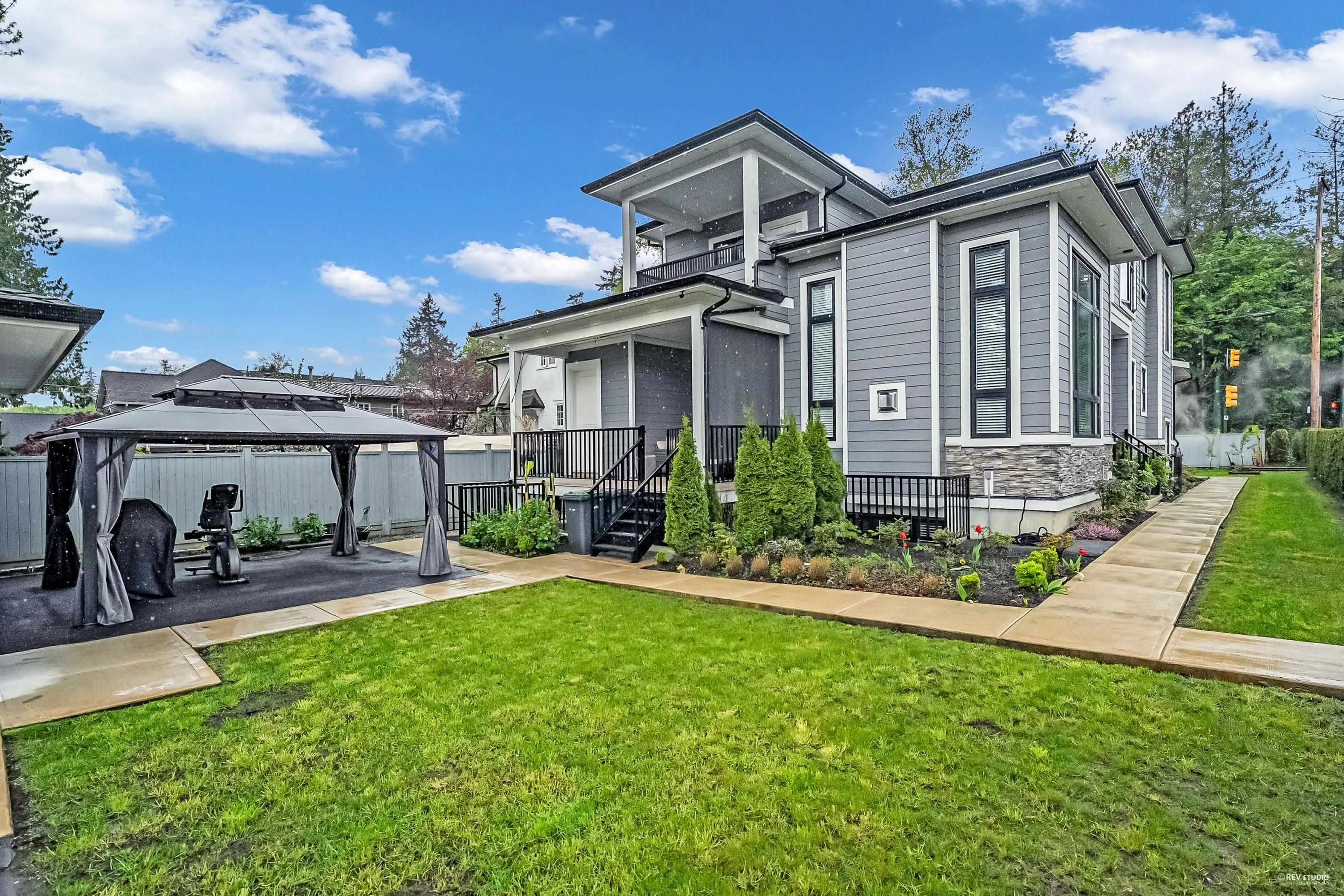 950 Foster Avenue
