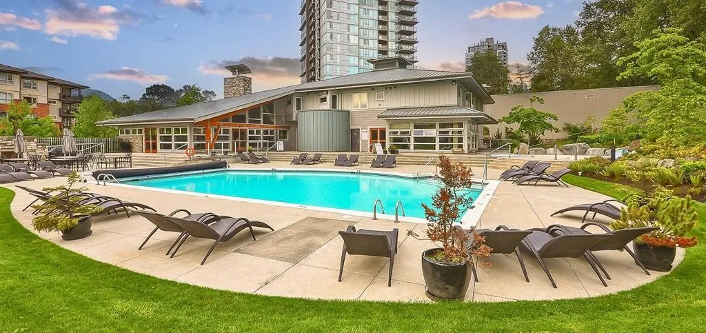 104 300 Klahanie Drive