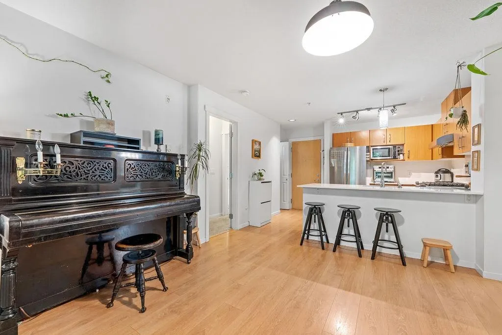 104 300 Klahanie Drive