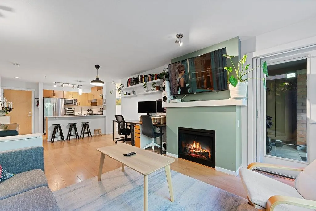 104 300 Klahanie Drive