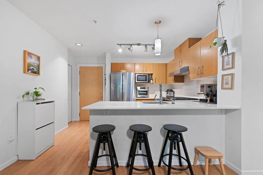 104 300 Klahanie Drive