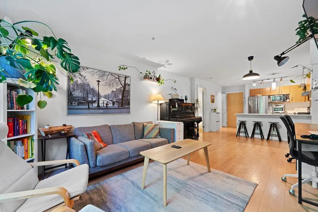 104 300 Klahanie Drive