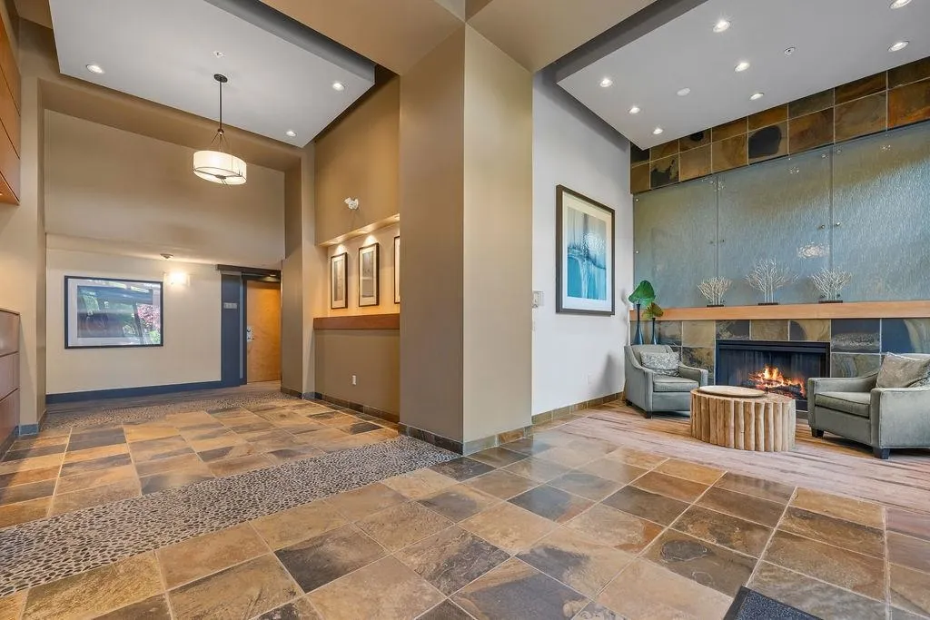 104 300 Klahanie Drive