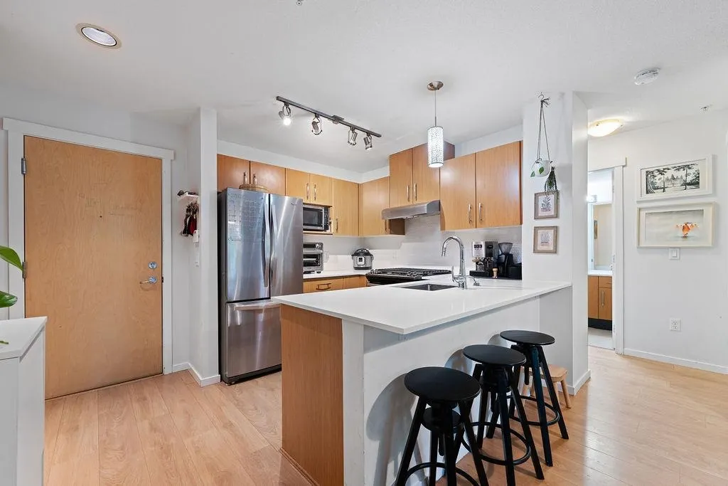 104 300 Klahanie Drive