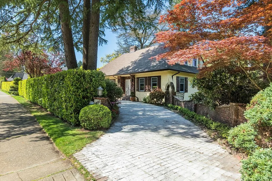 3439 Cedar Crescent