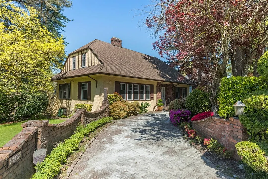 3439 Cedar Crescent