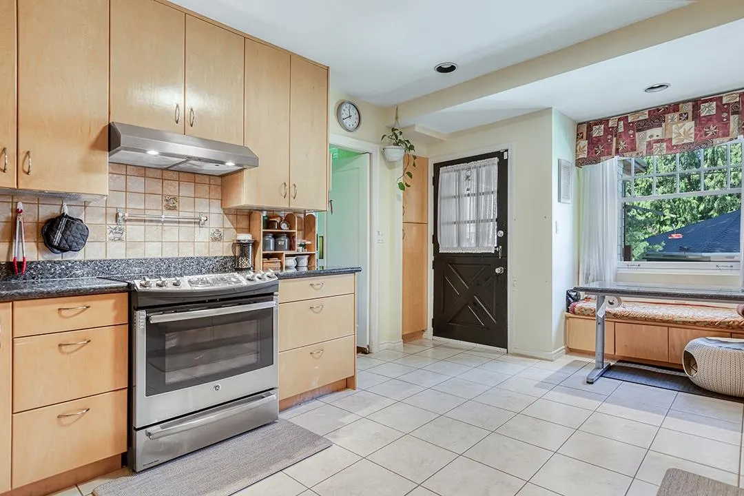 3439 Cedar Crescent