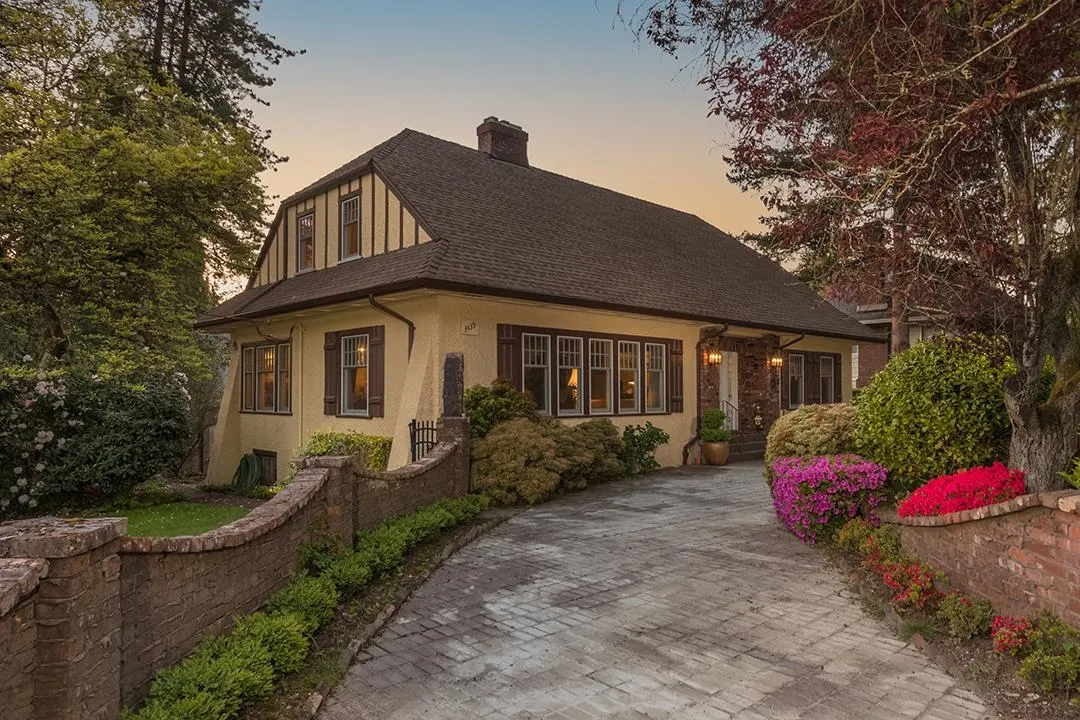 3439 Cedar Crescent