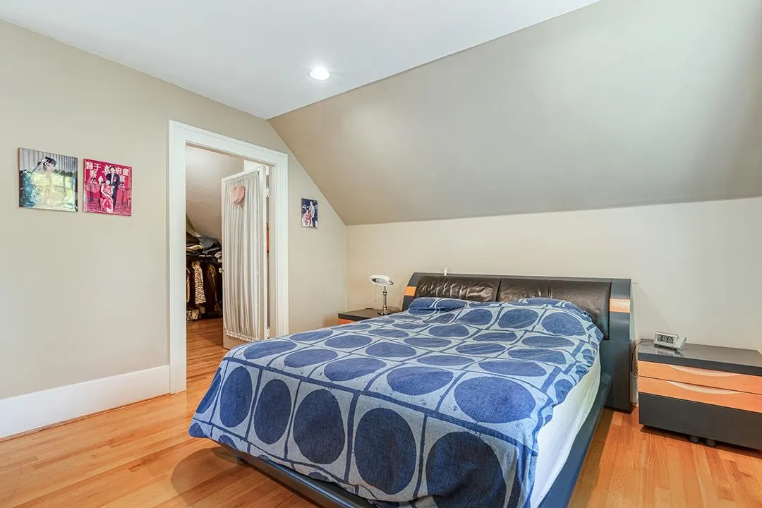 3439 Cedar Crescent