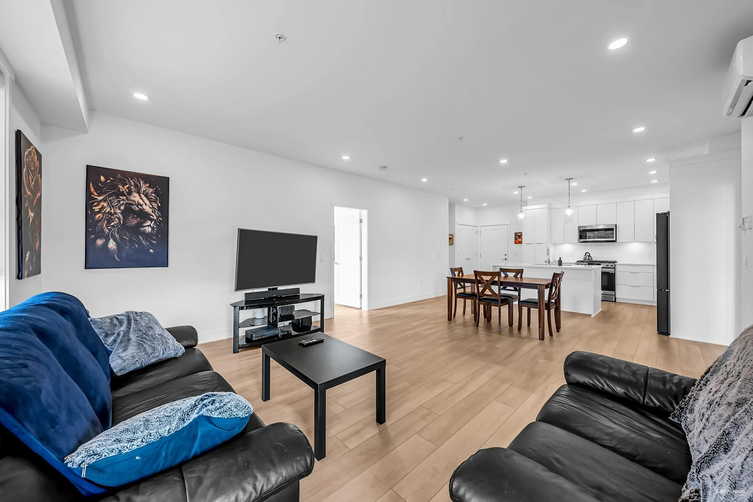 414 22633 Selkirk Avenue