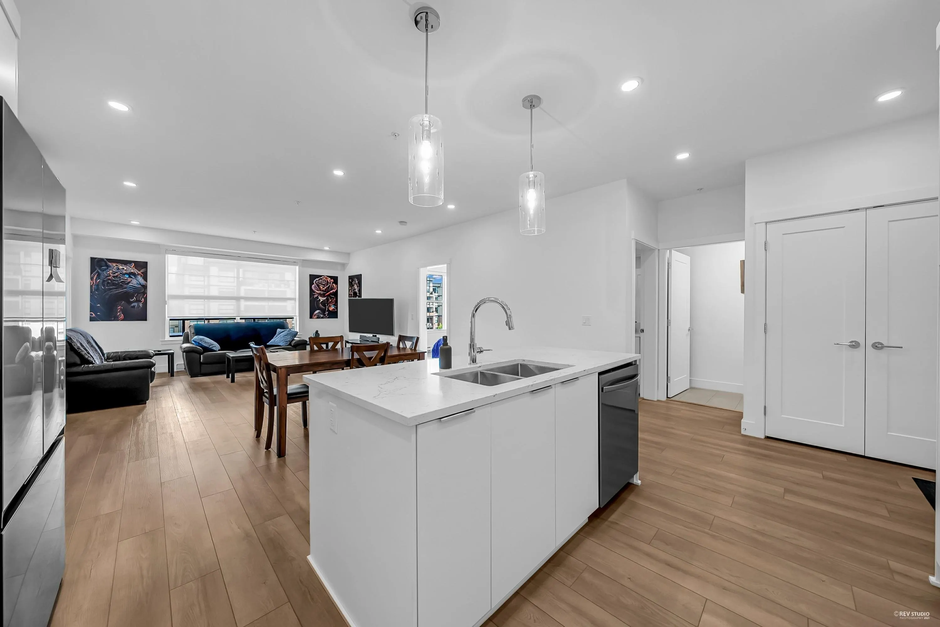 414 22633 Selkirk Avenue