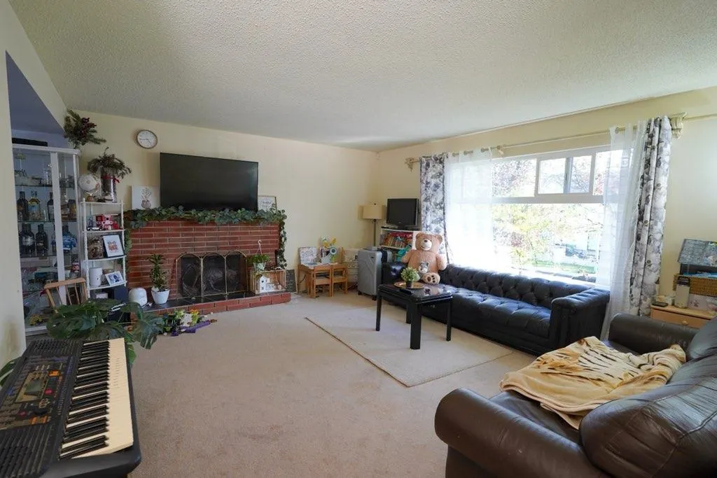 11371 Seaport Avenue