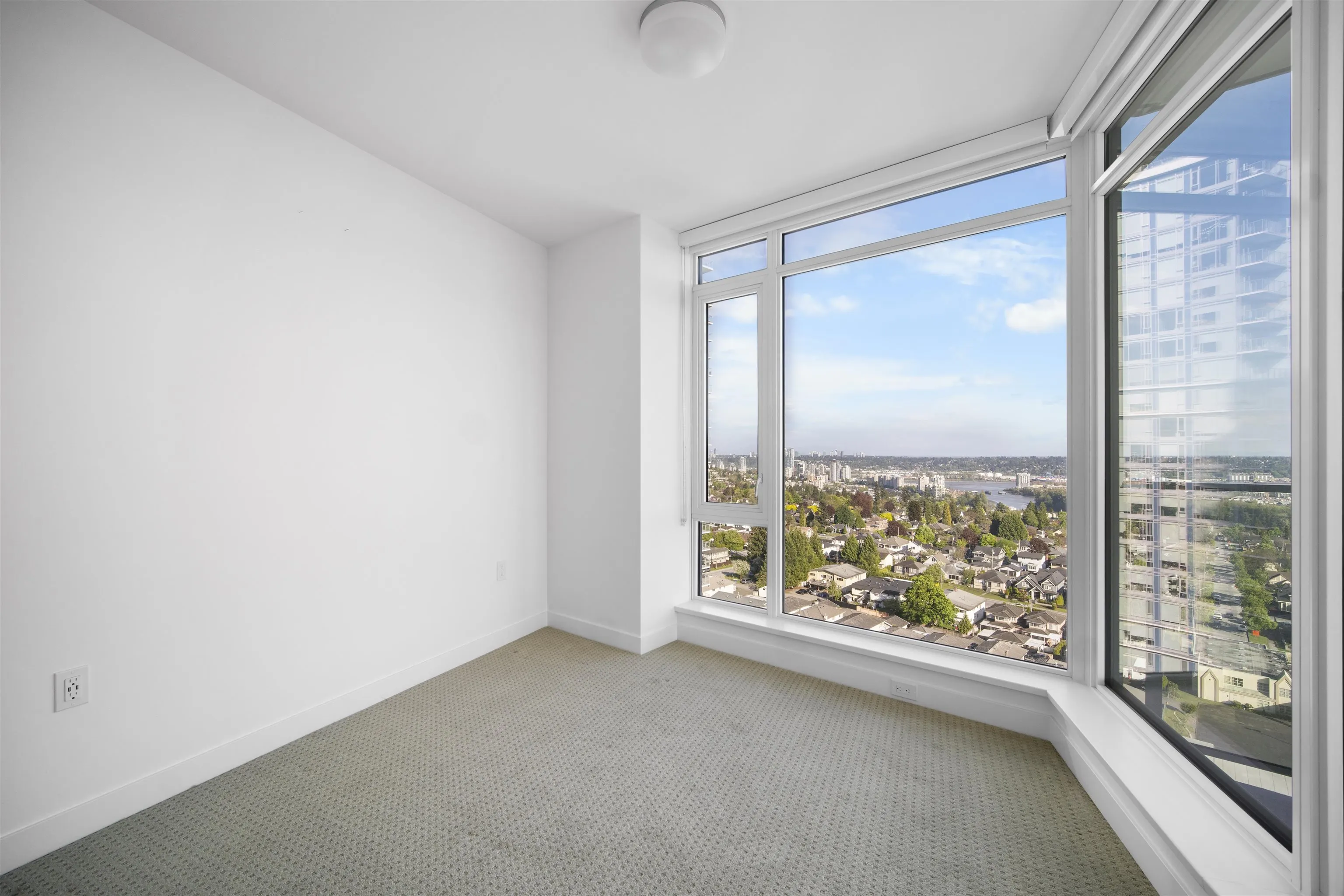 1607 7683 Park Crescent