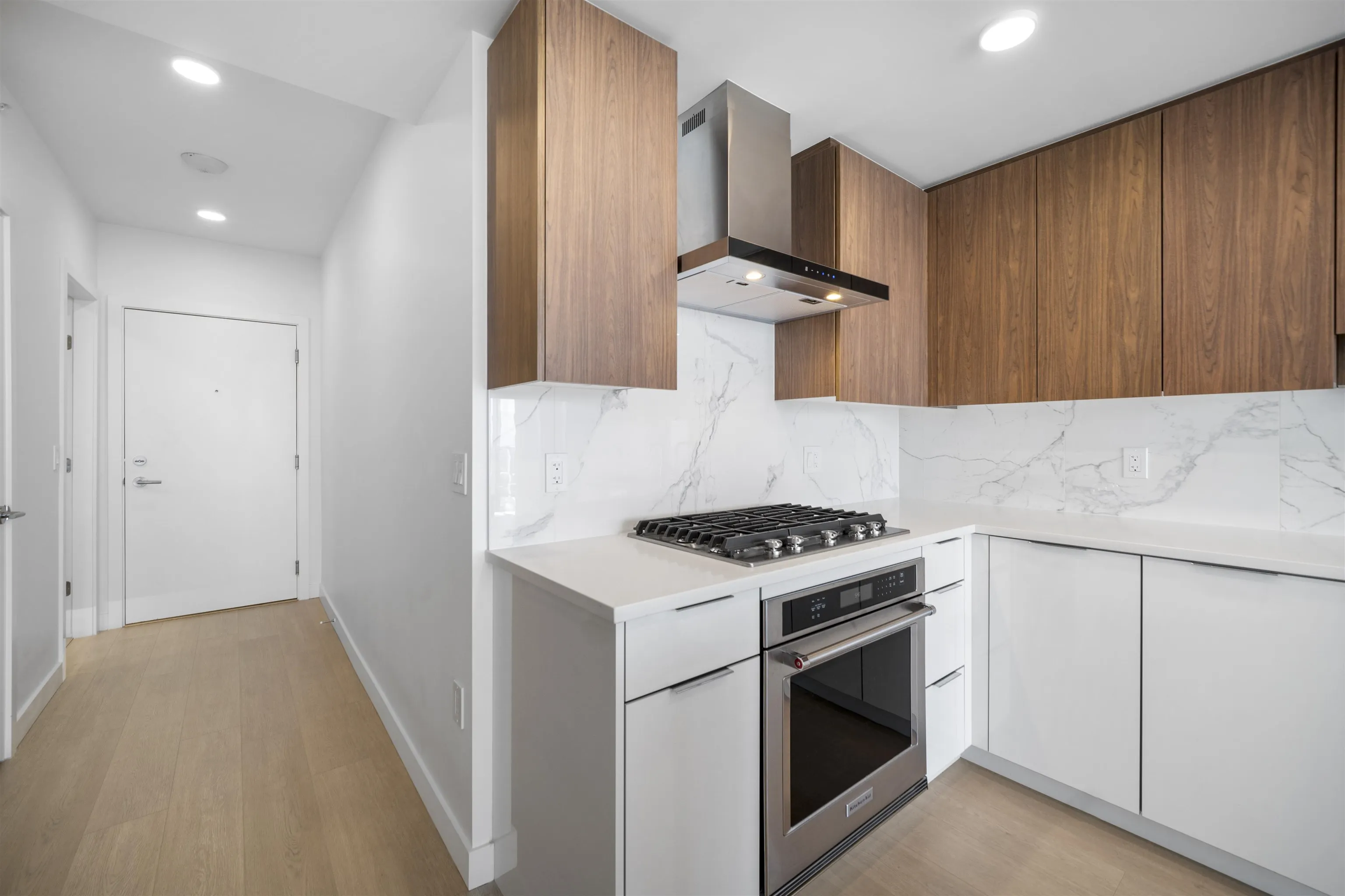 1607 7683 Park Crescent