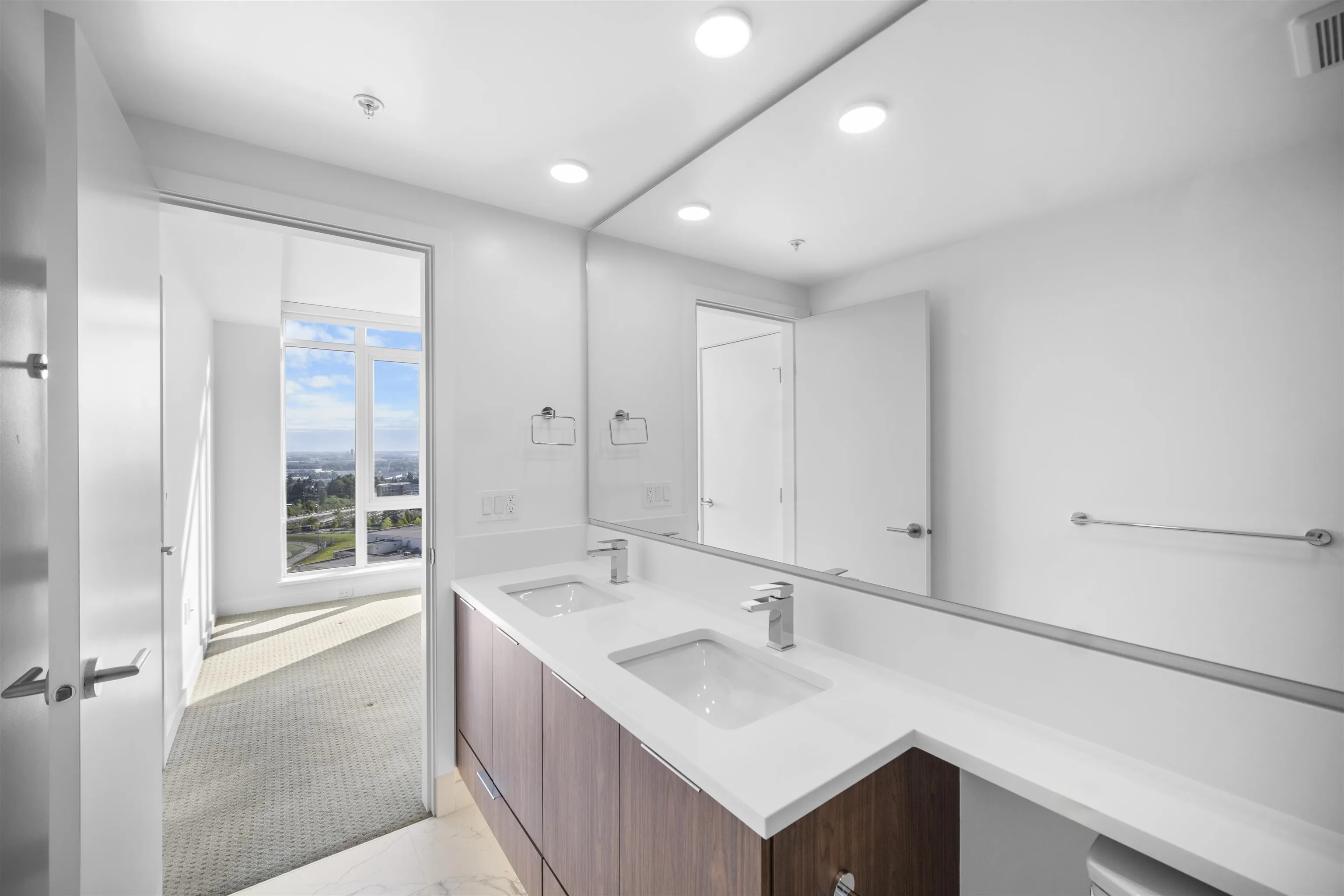 1607 7683 Park Crescent