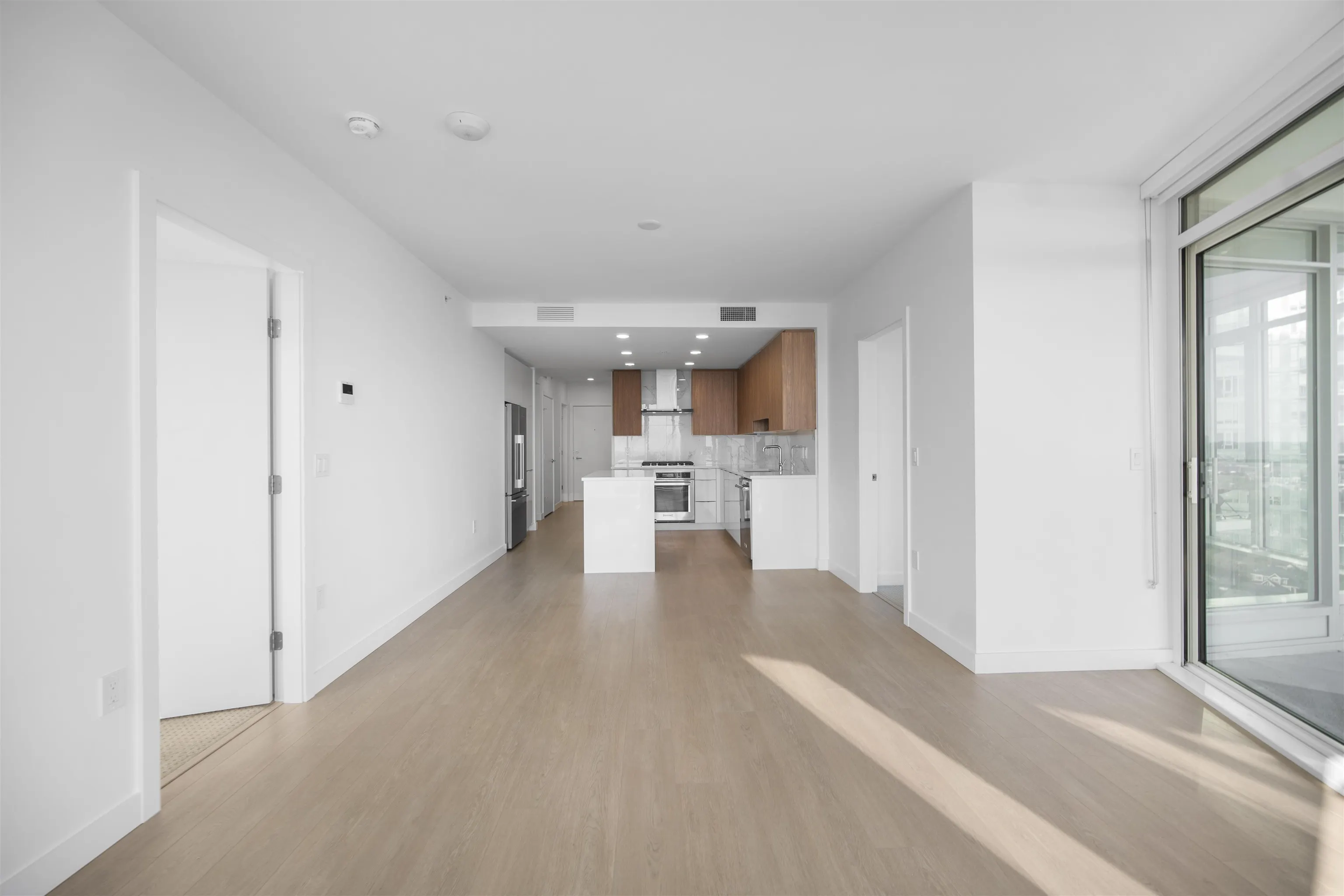 1607 7683 Park Crescent