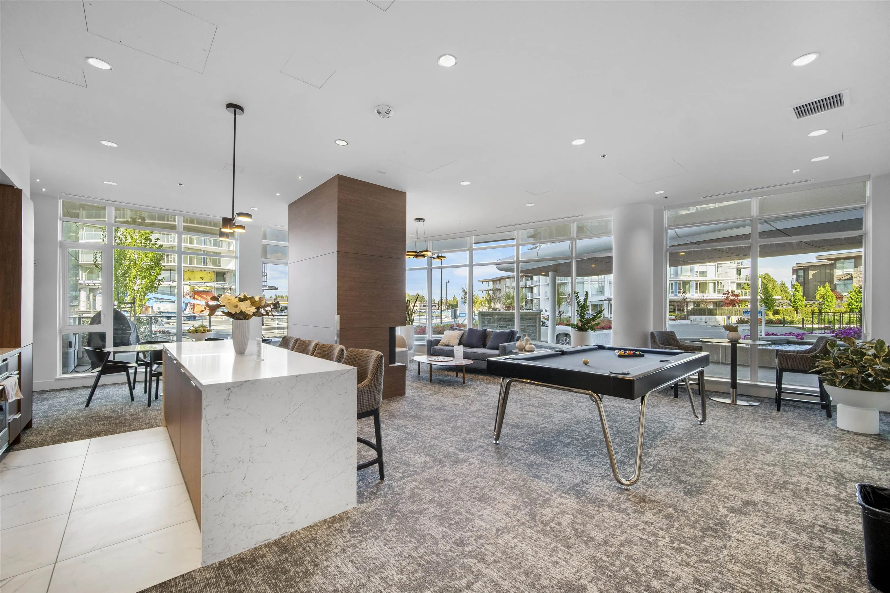 1607 7683 Park Crescent