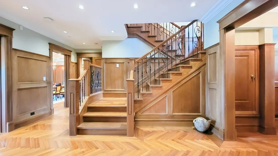 1527 Angus Drive