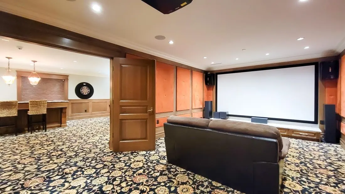 1527 Angus Drive