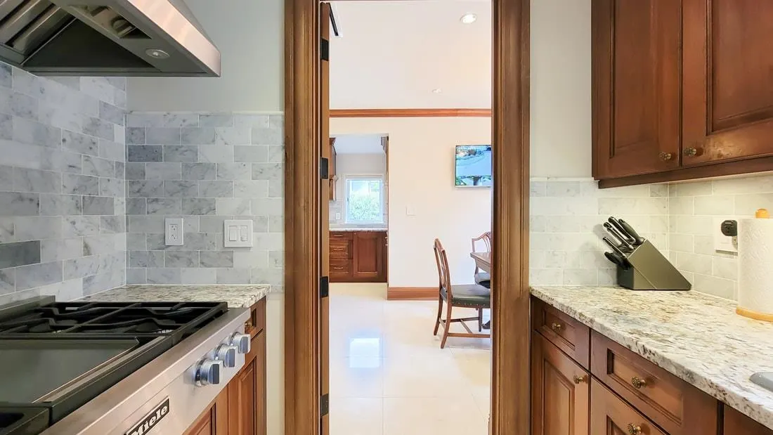 1527 Angus Drive