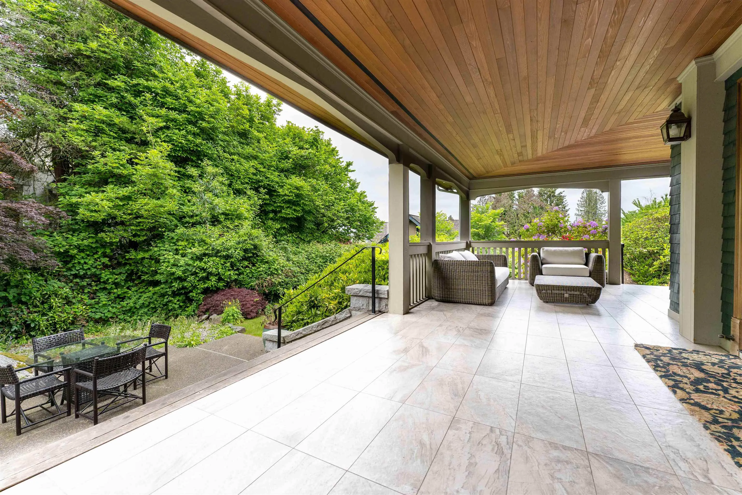 1527 Angus Drive