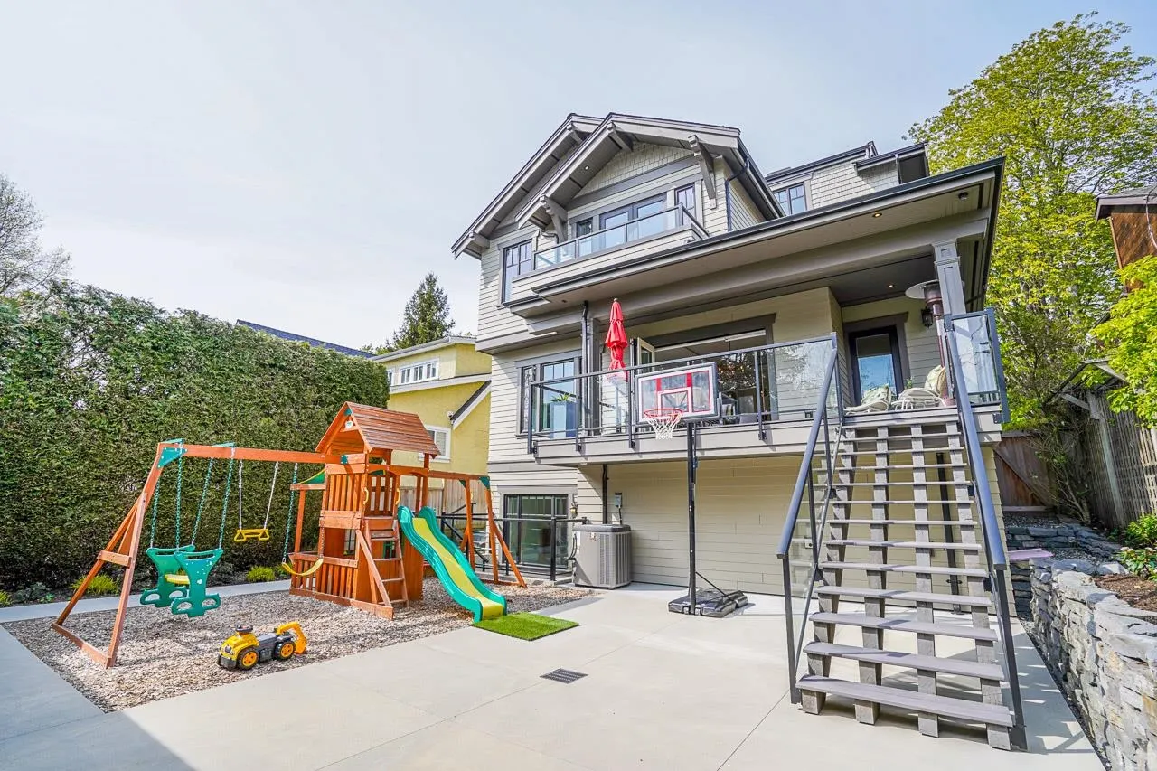 3530 W 34th Avenue