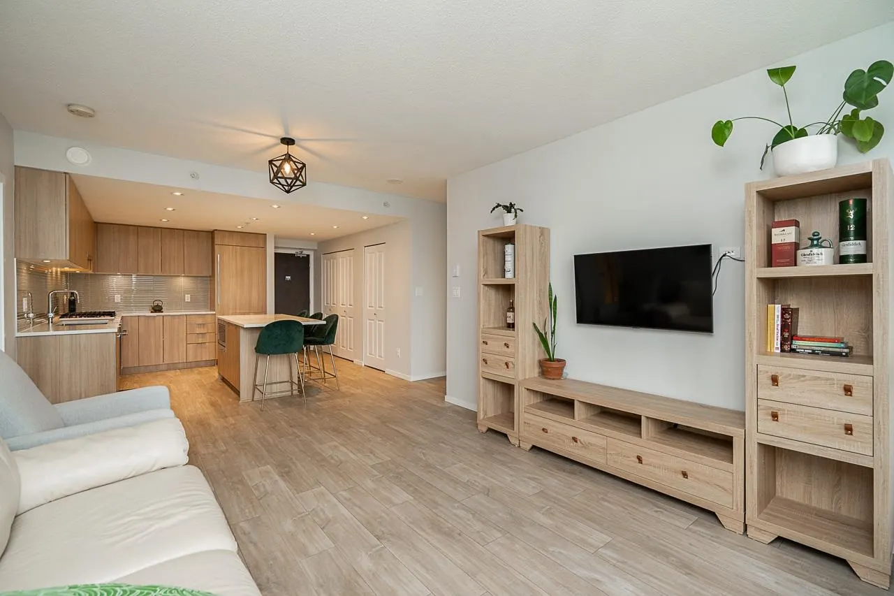 905 6638 Dunblane Avenue