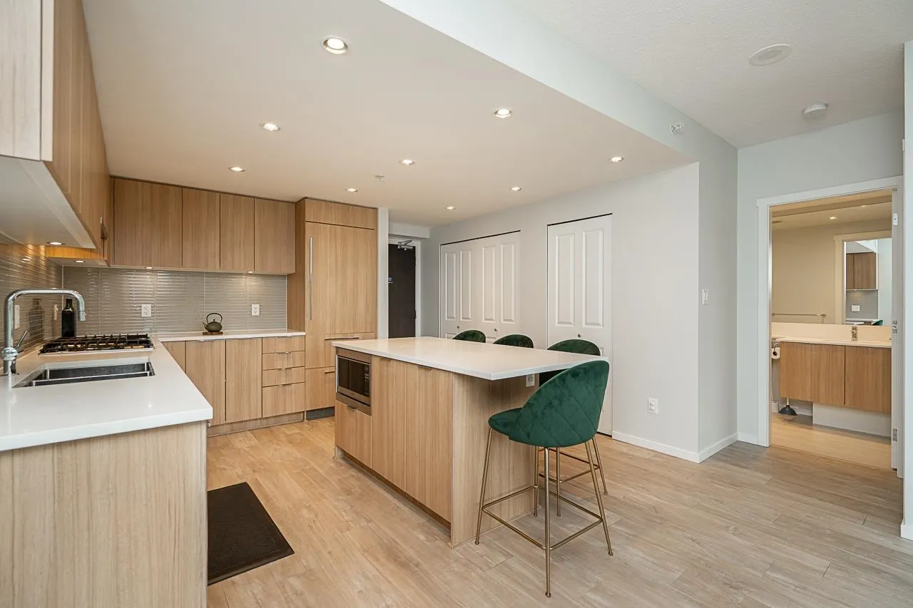 905 6638 Dunblane Avenue