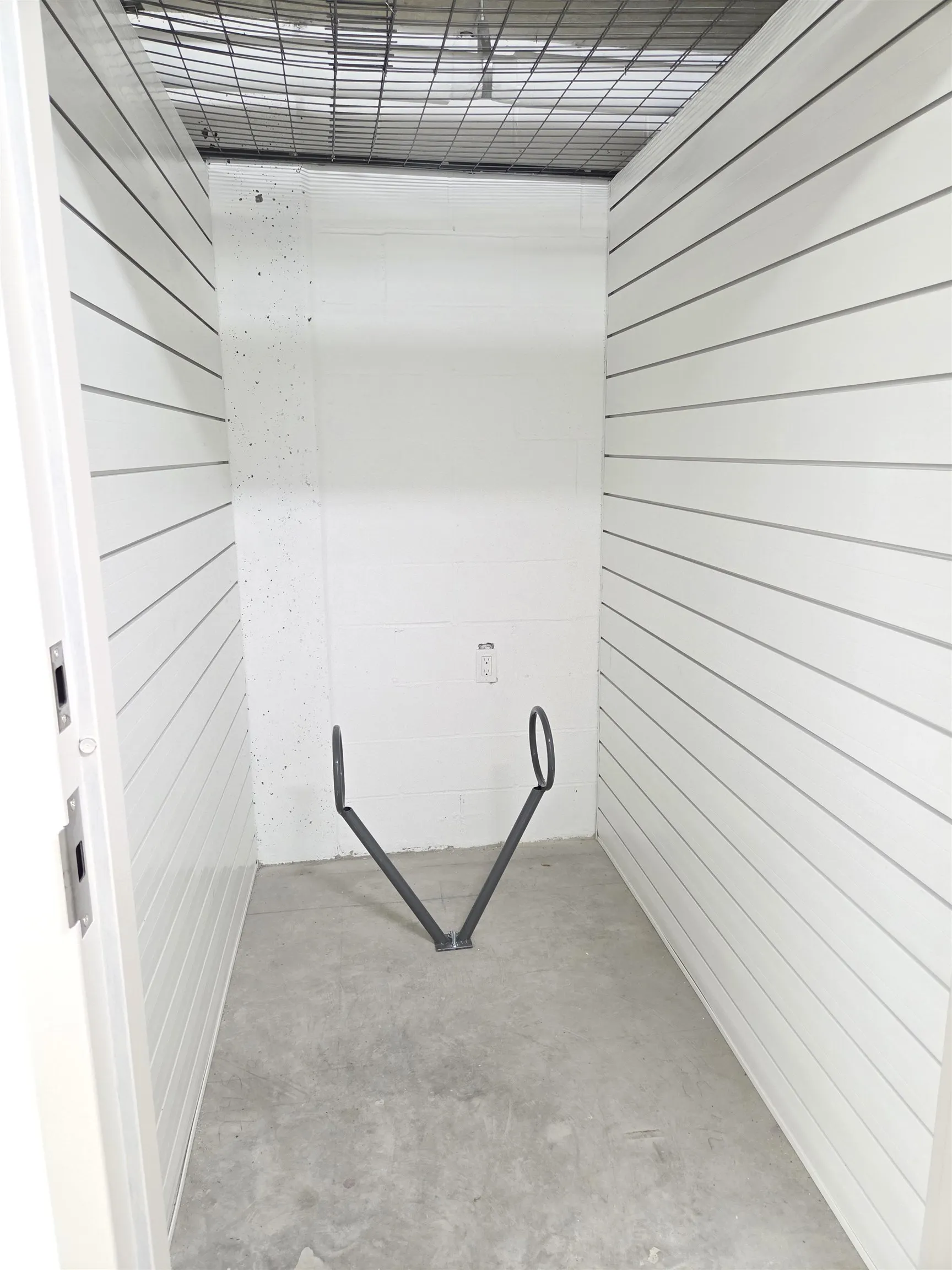 1010 8611 Hazelbridge Way