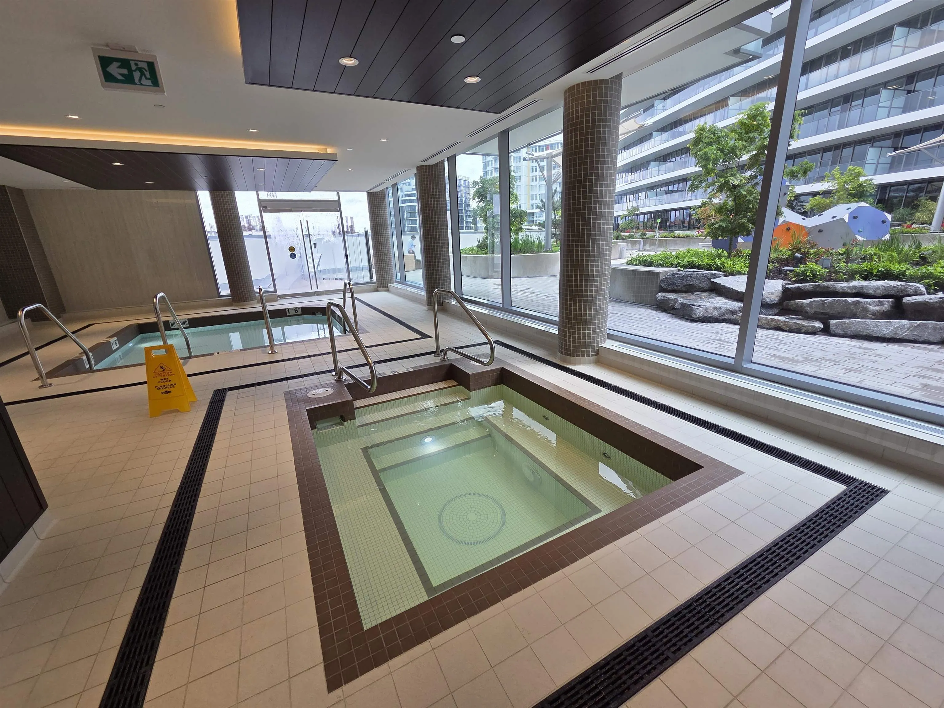 1010 8611 Hazelbridge Way