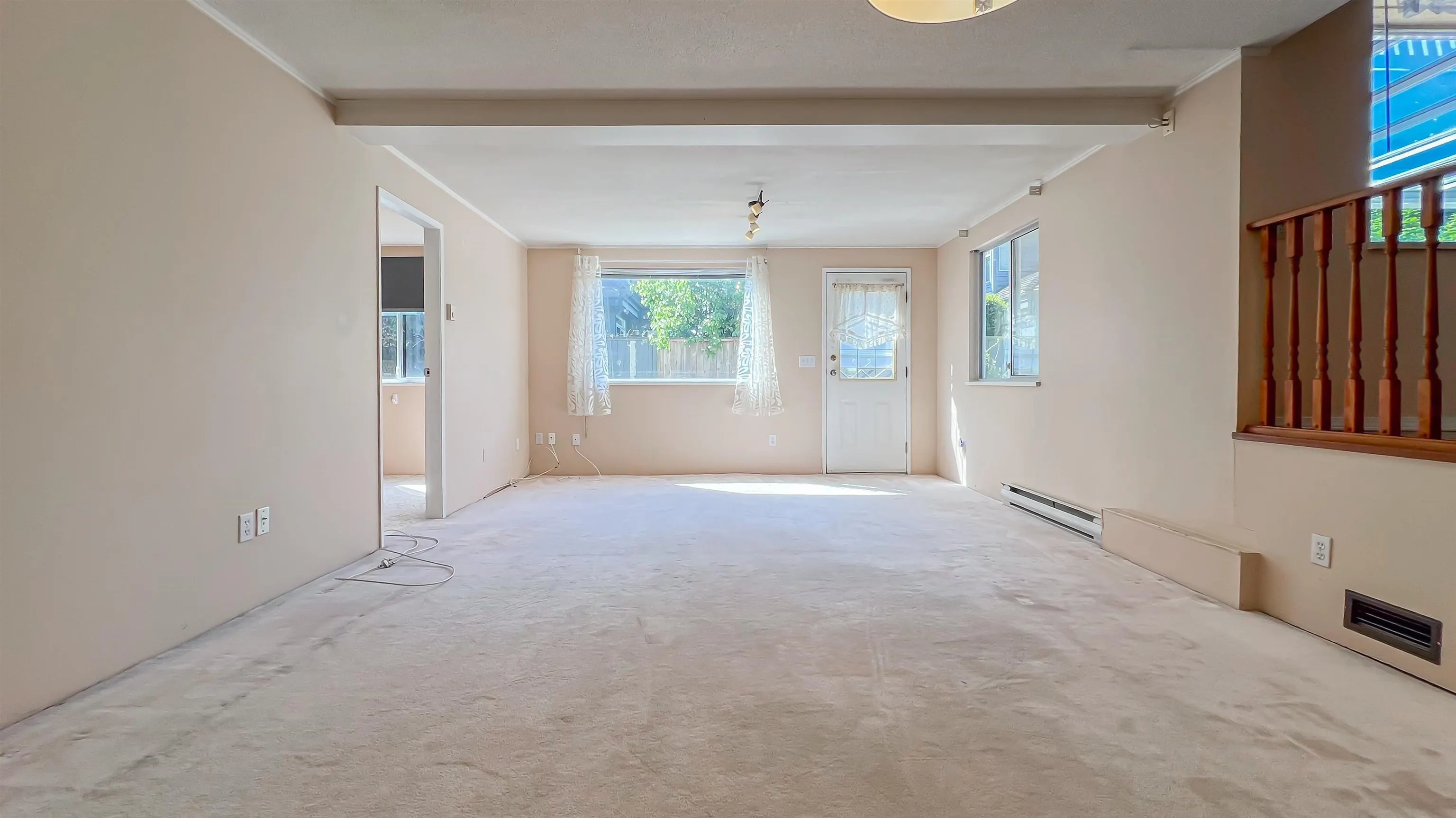 8200 Rosebank Crescent