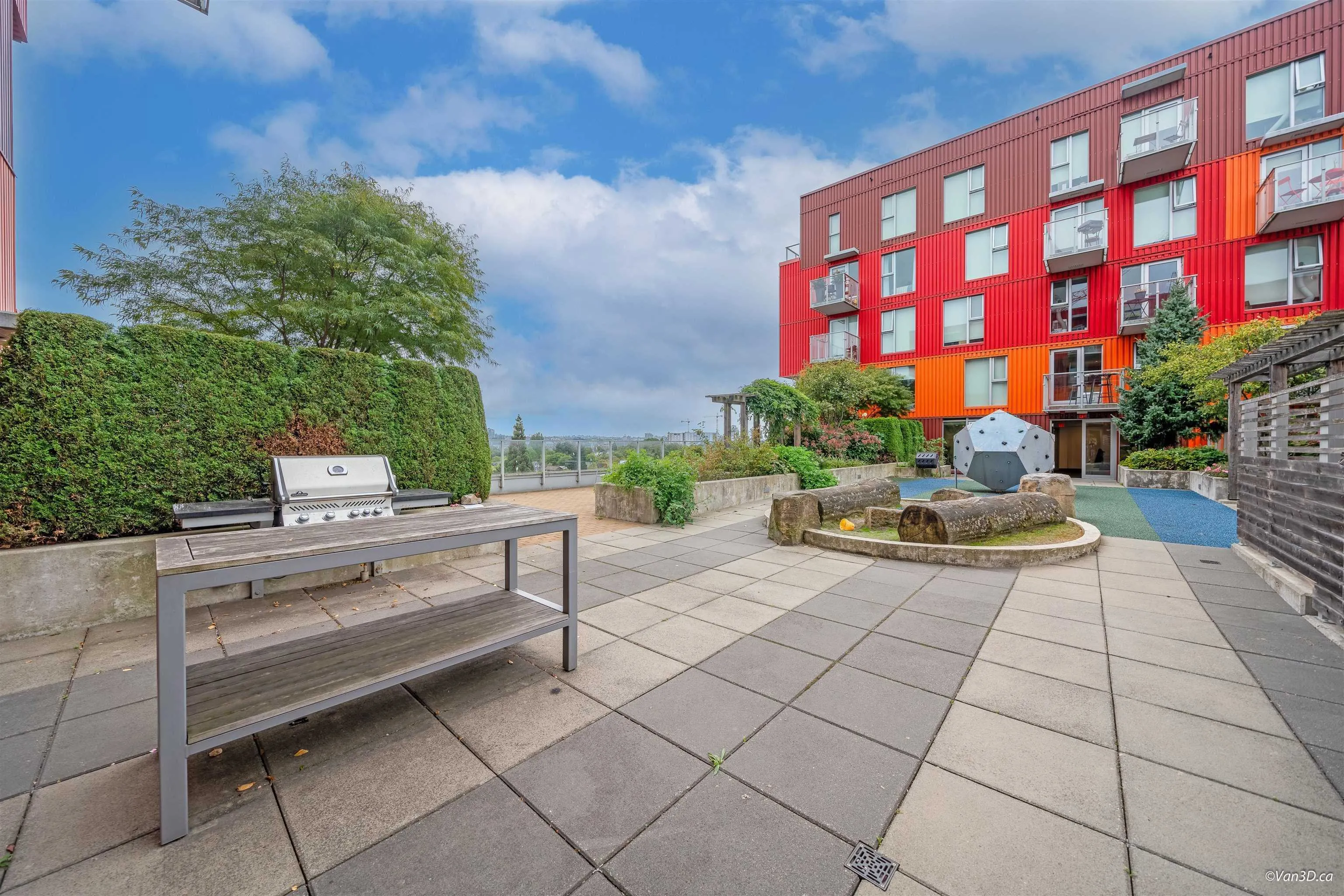 804 983 E Hastings Street