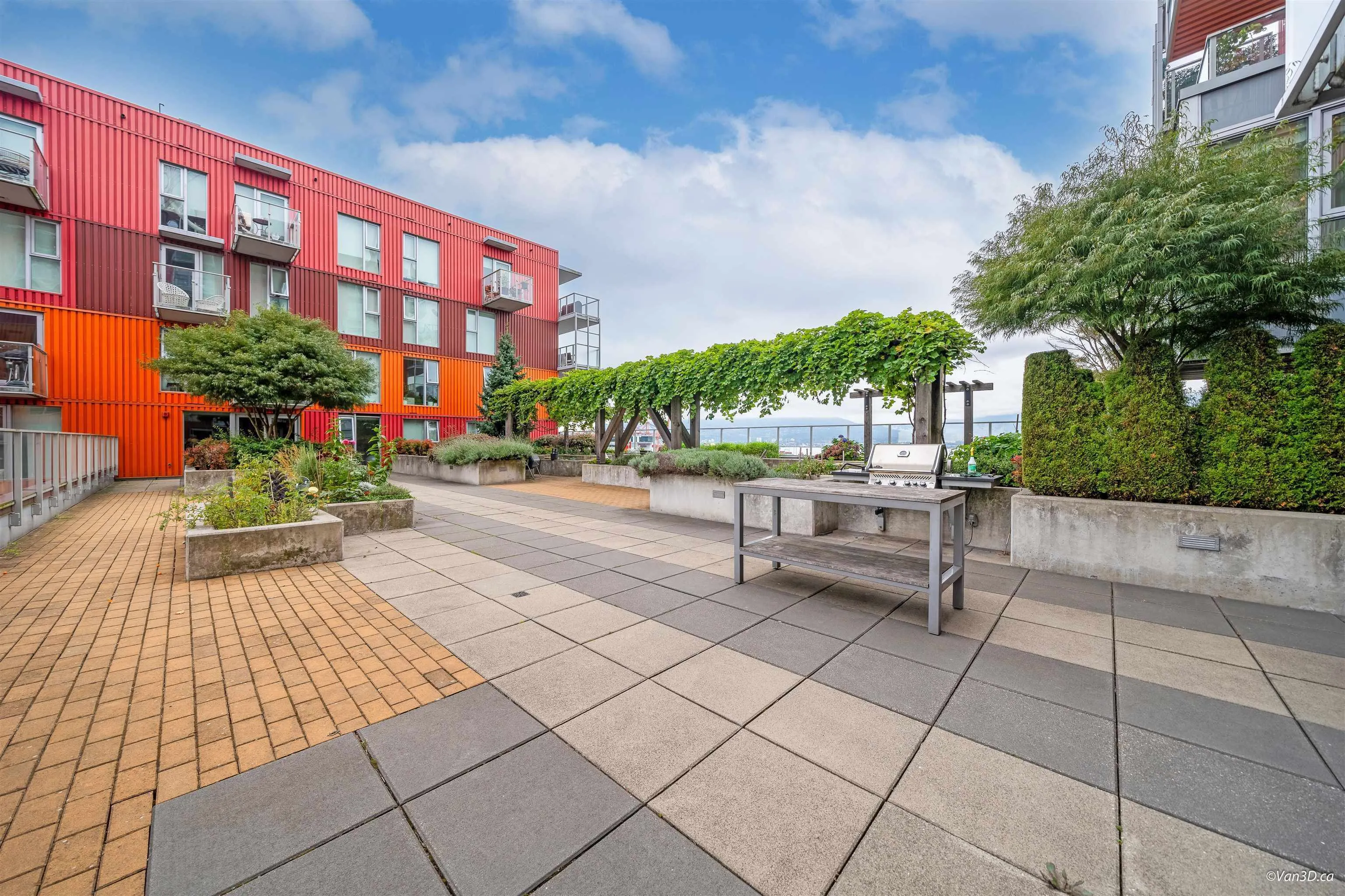 804 983 E Hastings Street