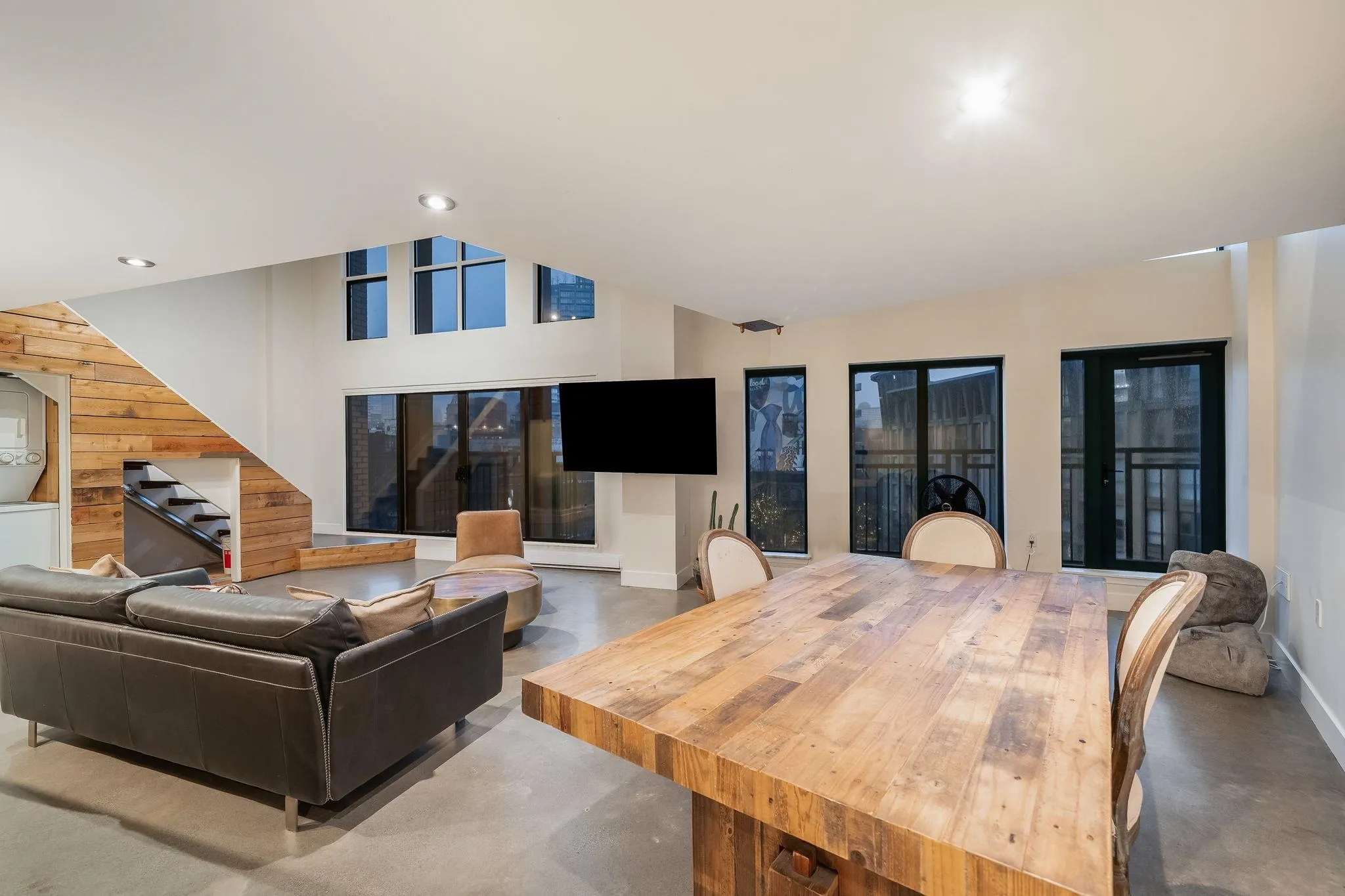 507 22 E Cordova Street
