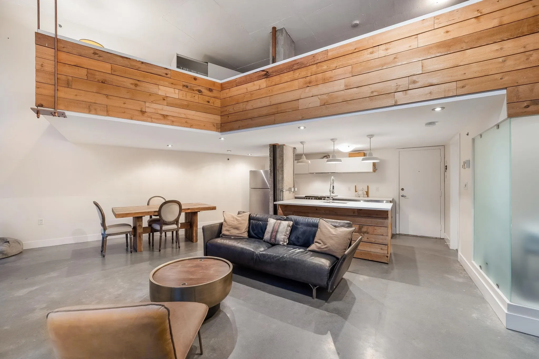 507 22 E Cordova Street