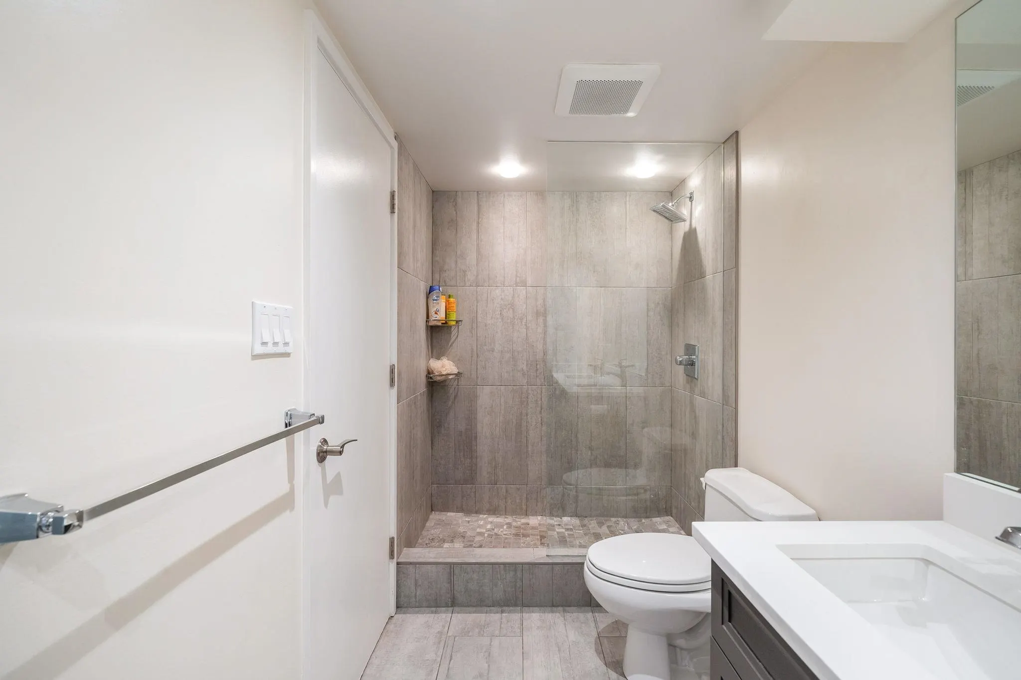 507 22 E Cordova Street