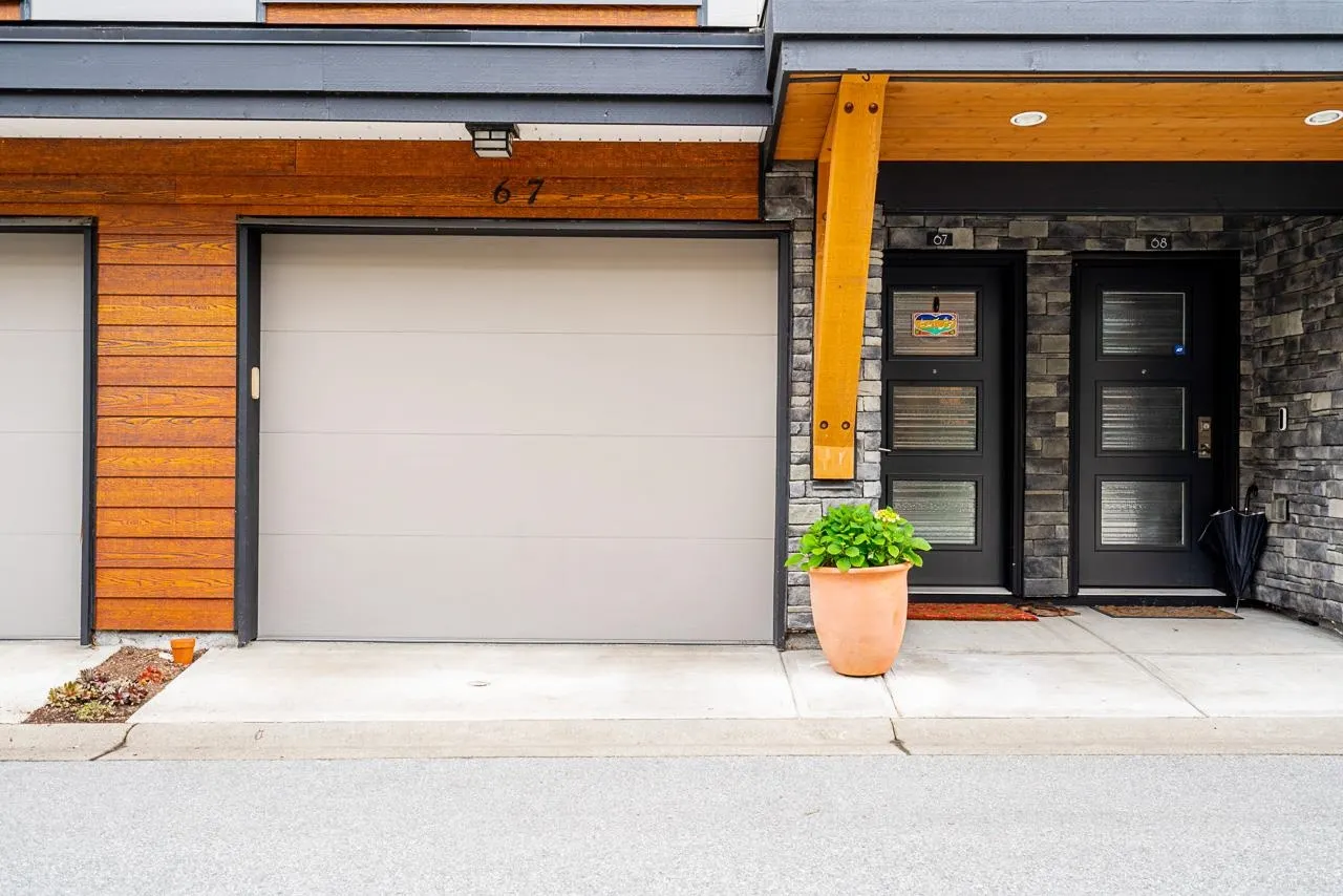 67 16488 64 Avenue