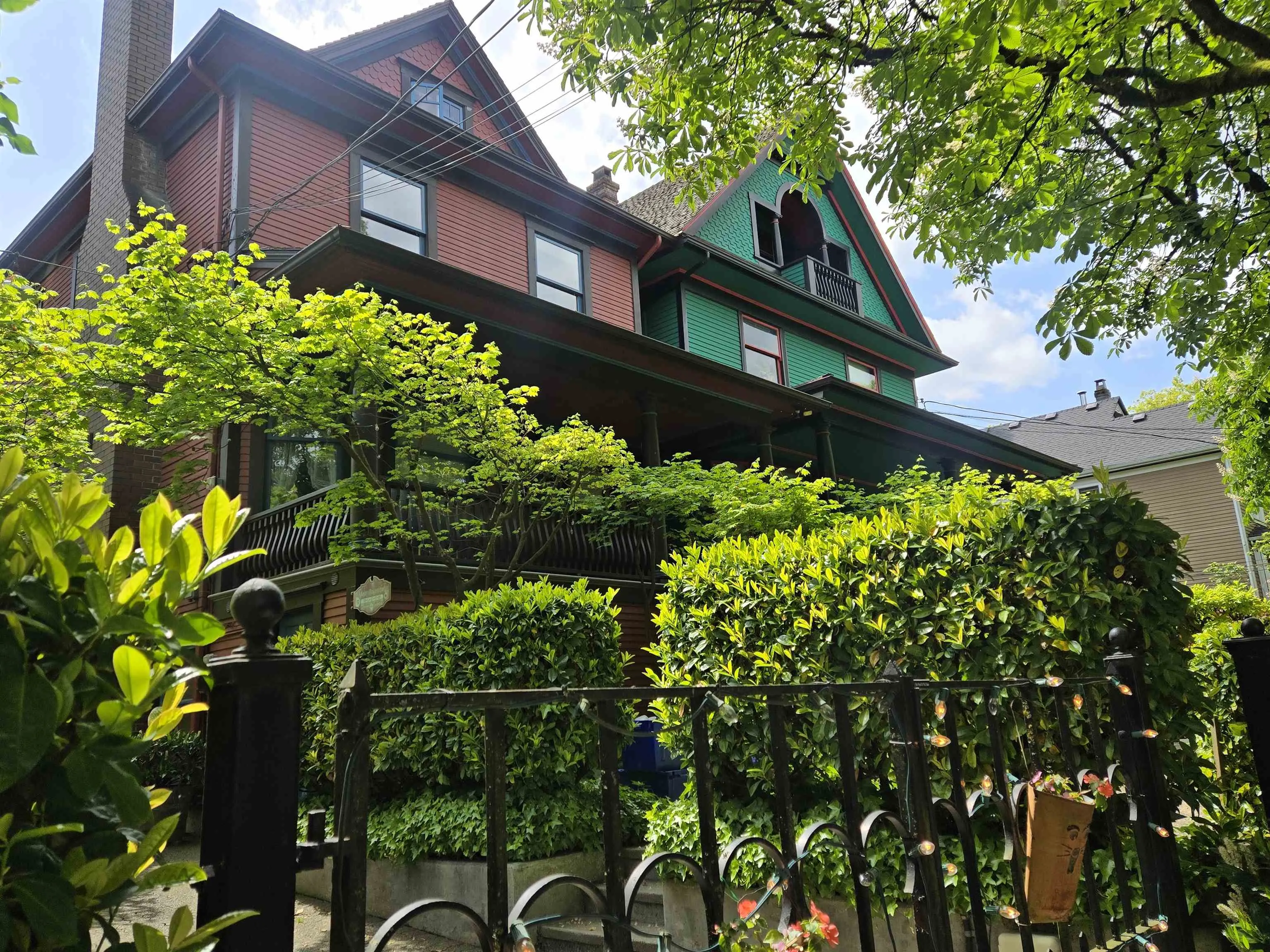 140 W 10th Avenue