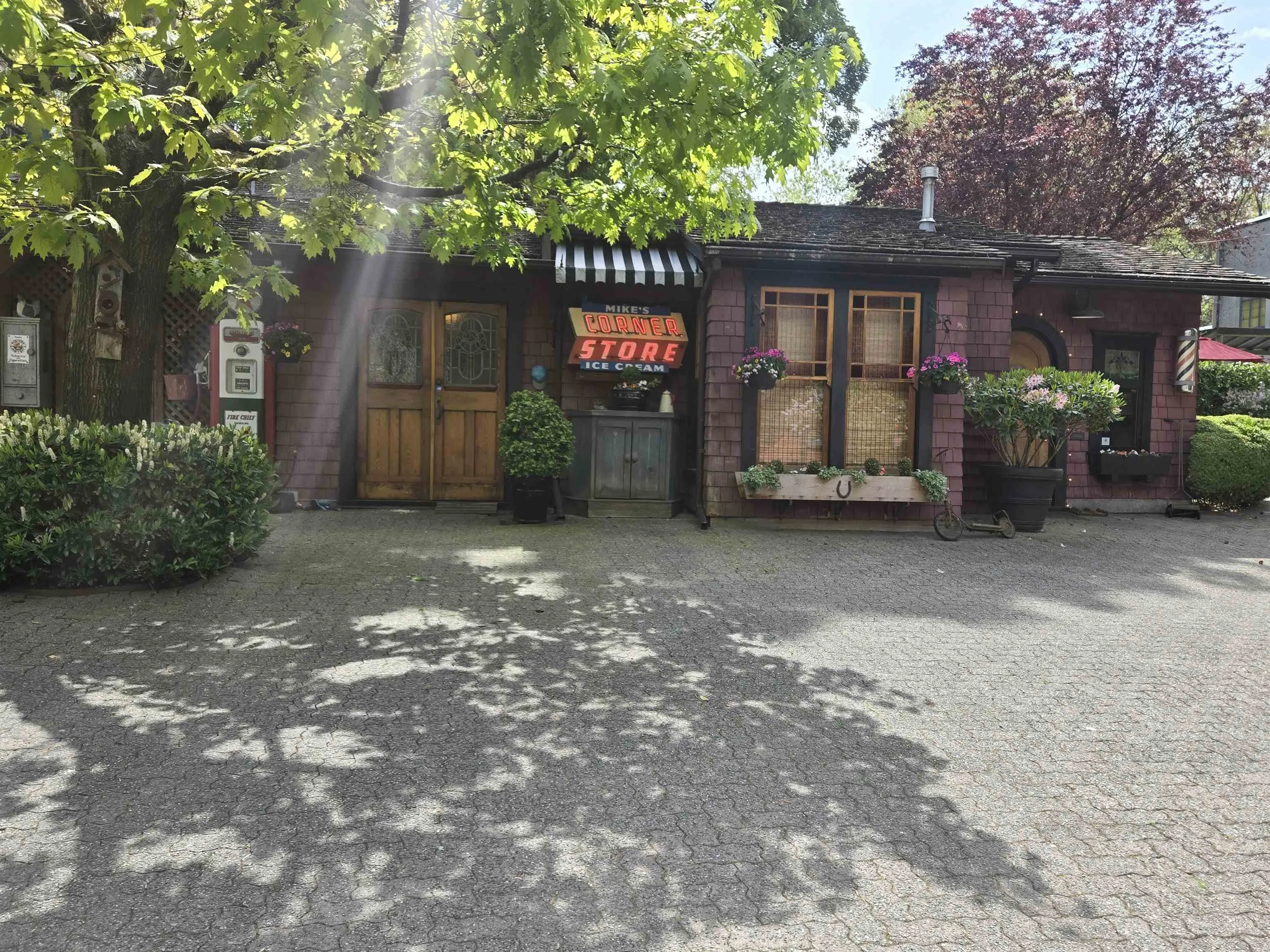 140 W 10th Avenue