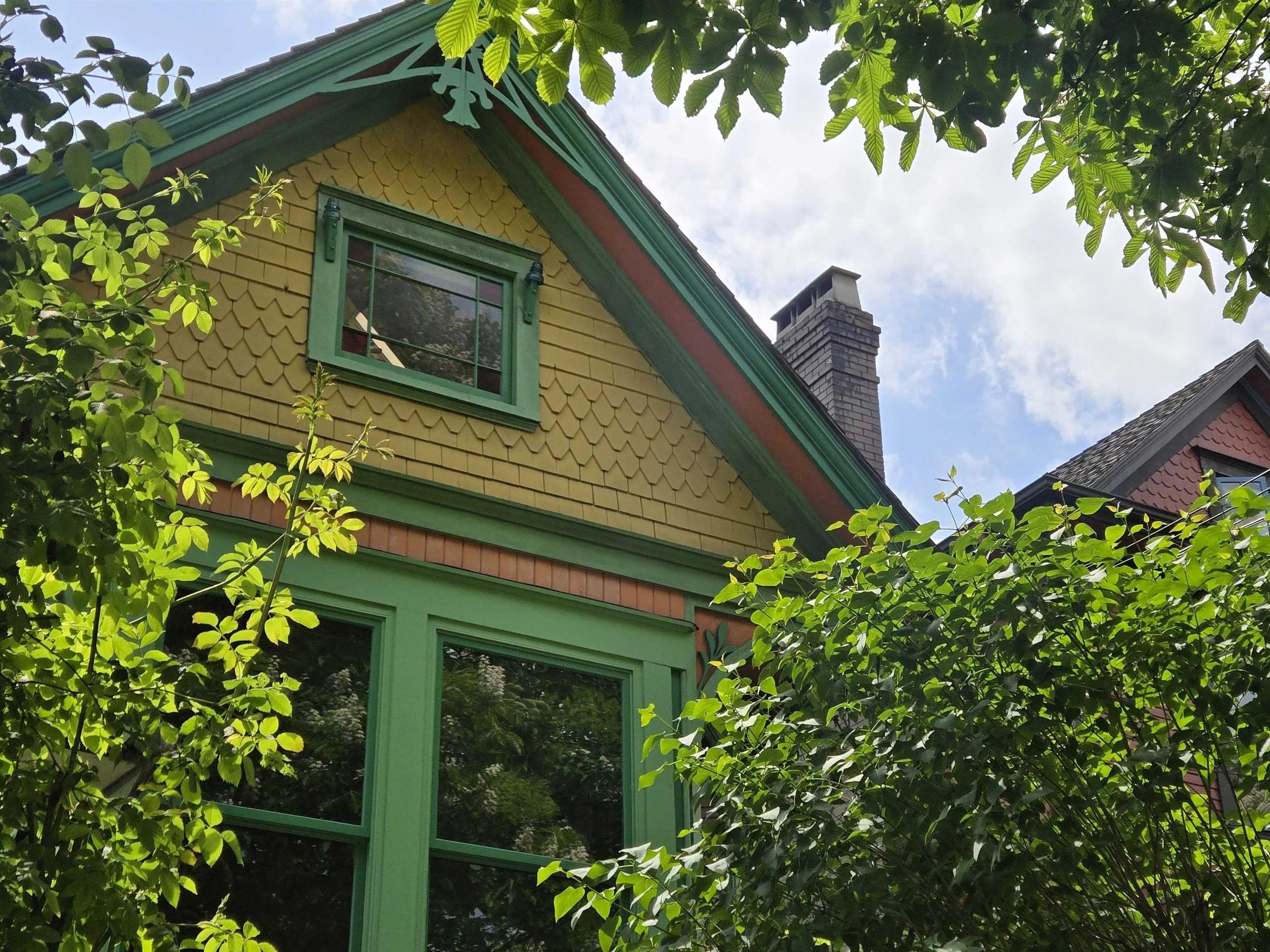 140 W 10th Avenue