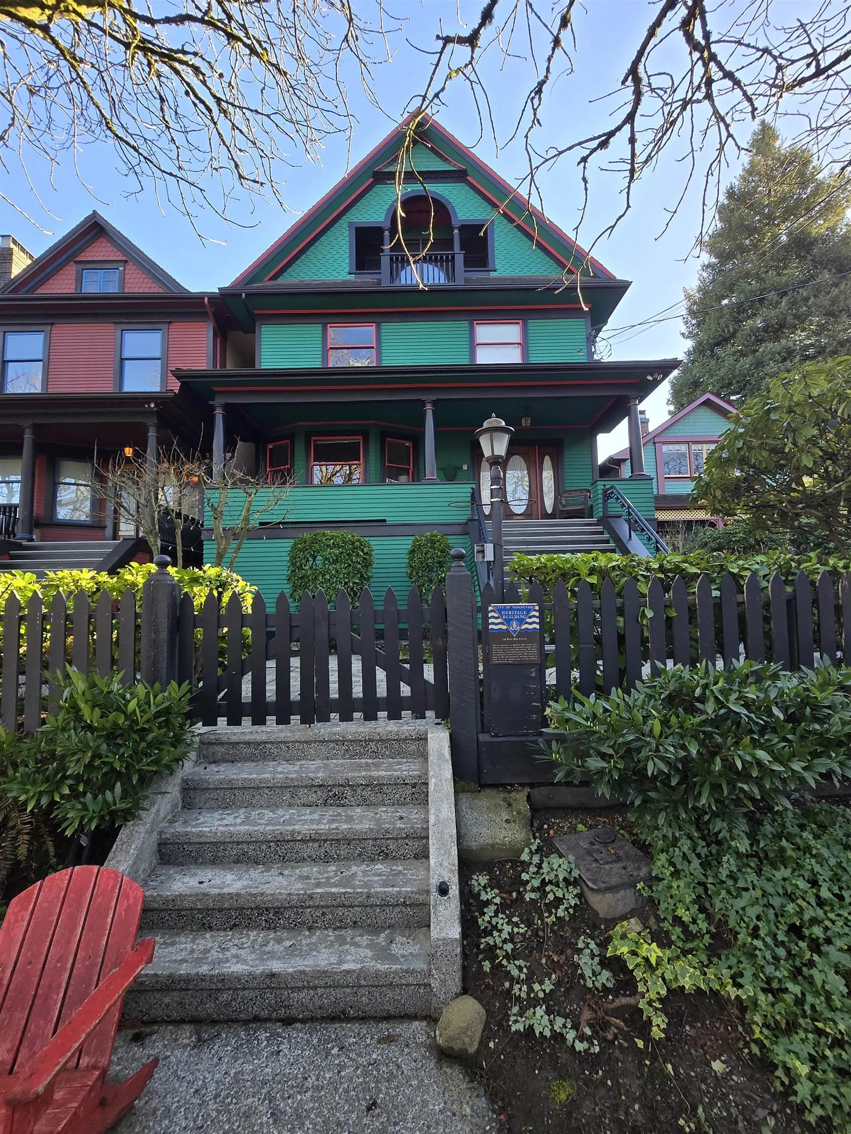140 W 10th Avenue