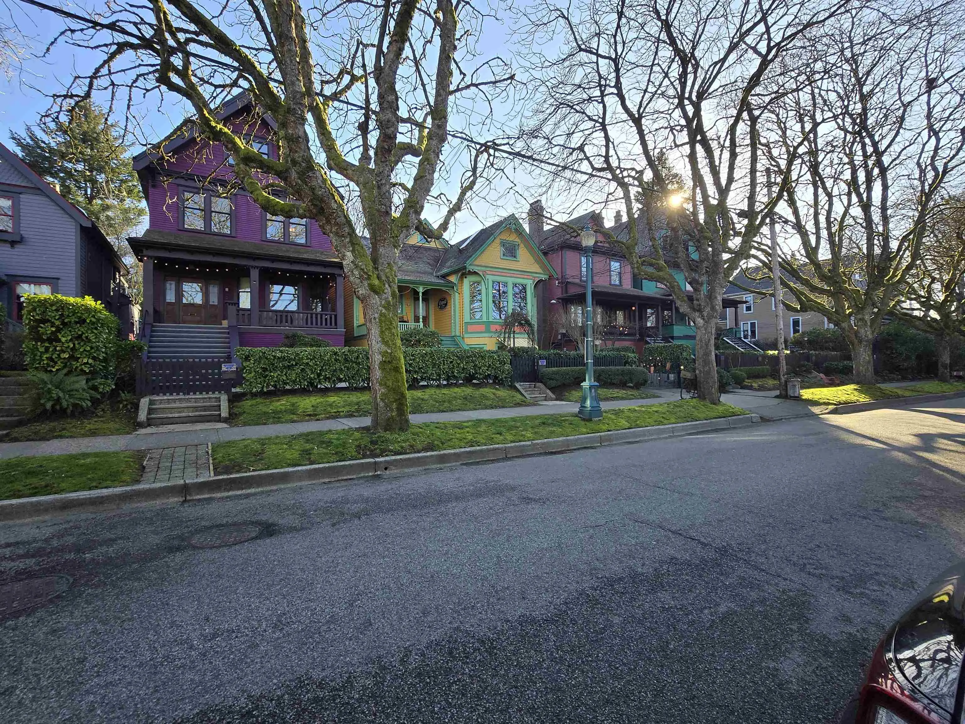 140 W 10th Avenue