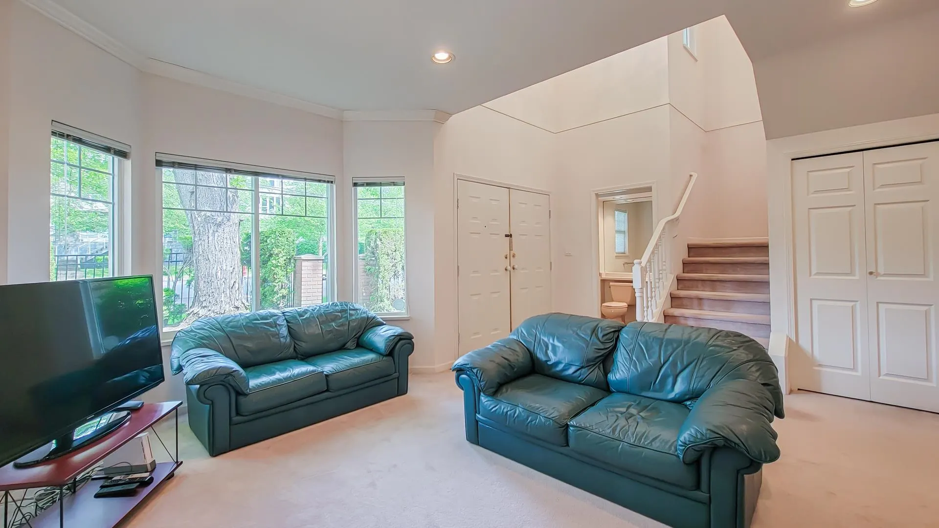 10 8060 St. Albans Road