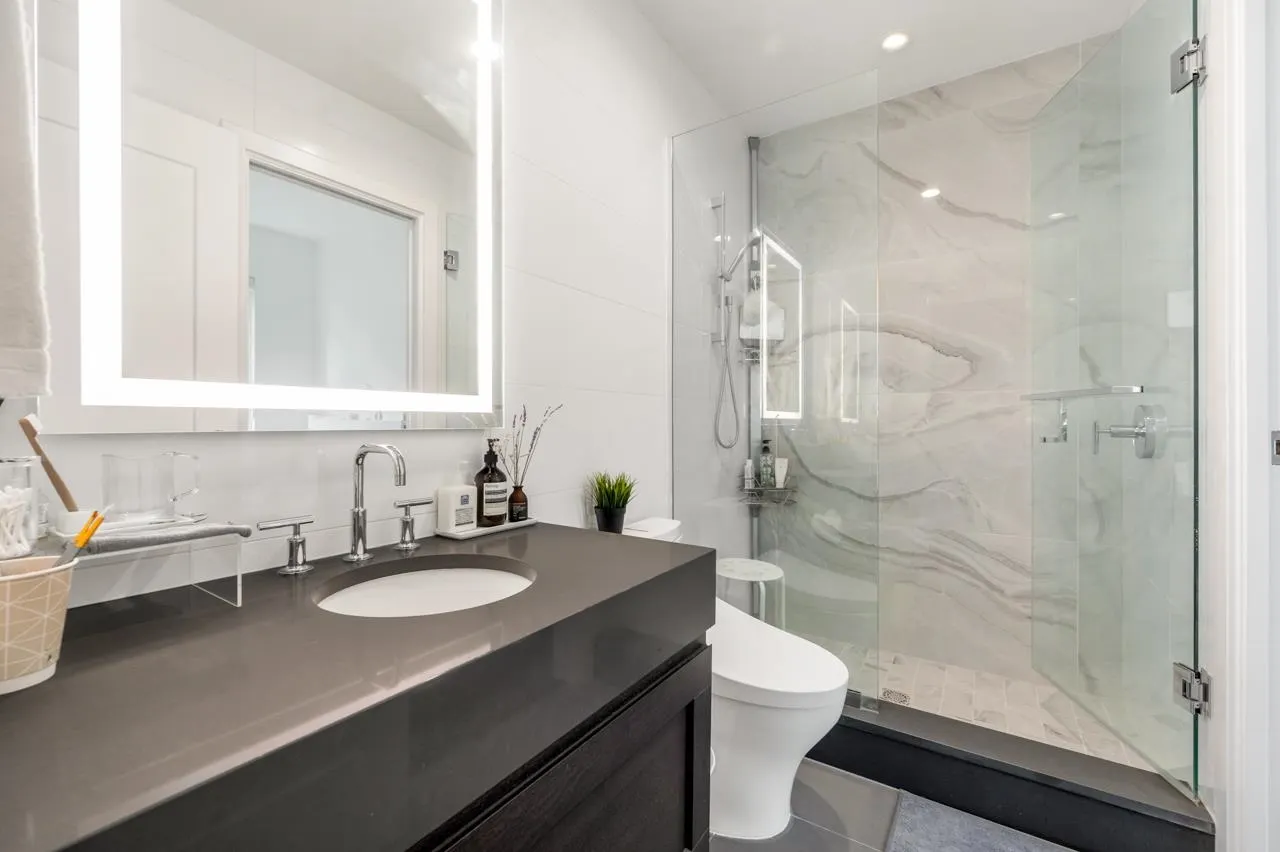 M409 5681 Birney Avenue