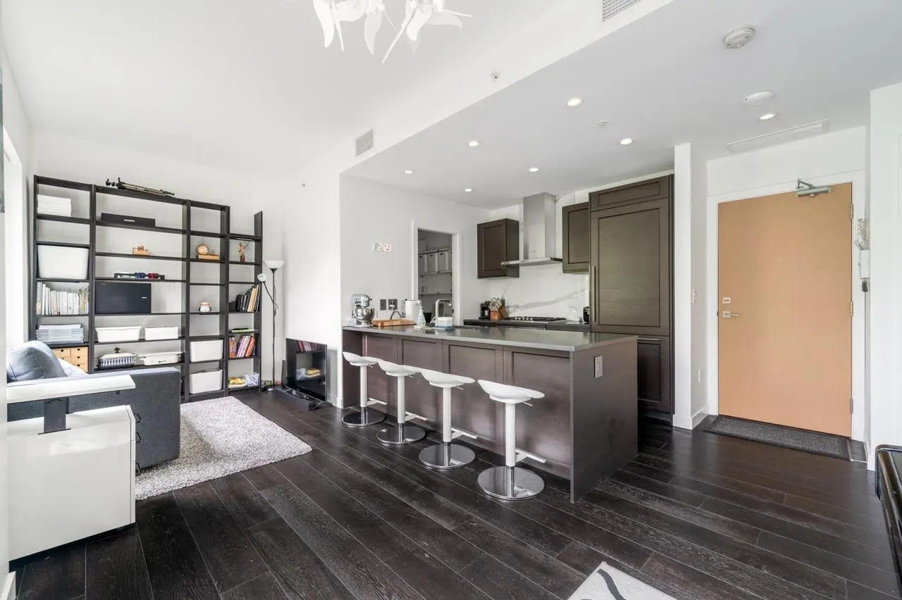 M409 5681 Birney Avenue