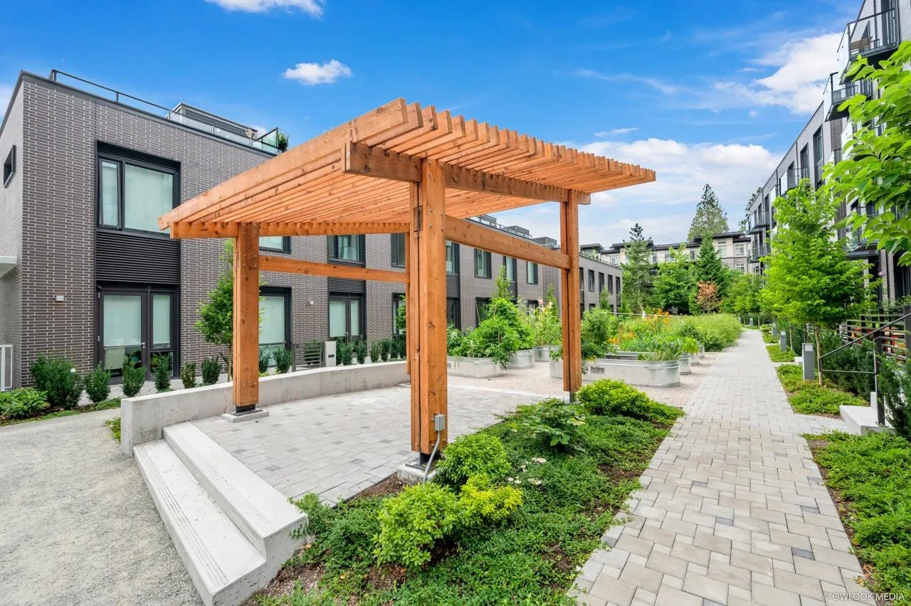 M409 5681 Birney Avenue