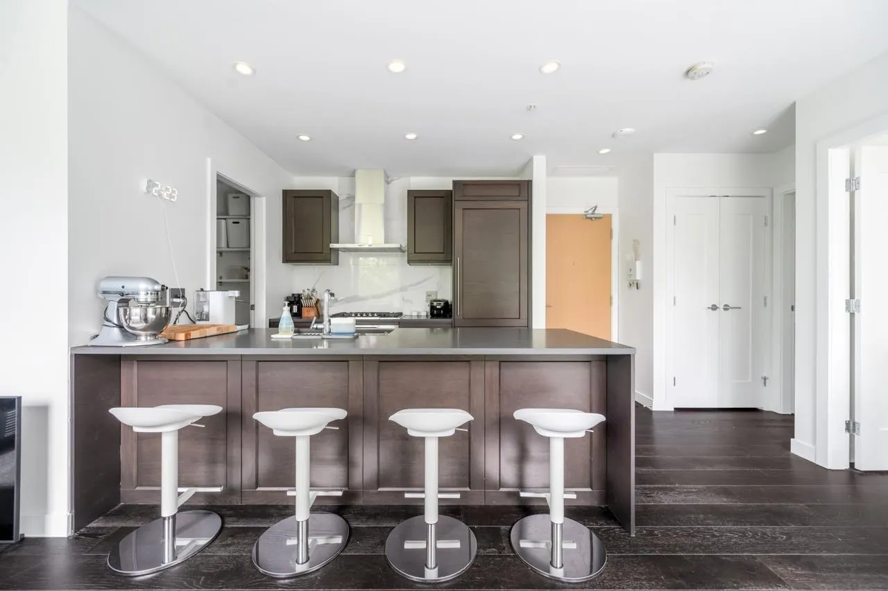 M409 5681 Birney Avenue