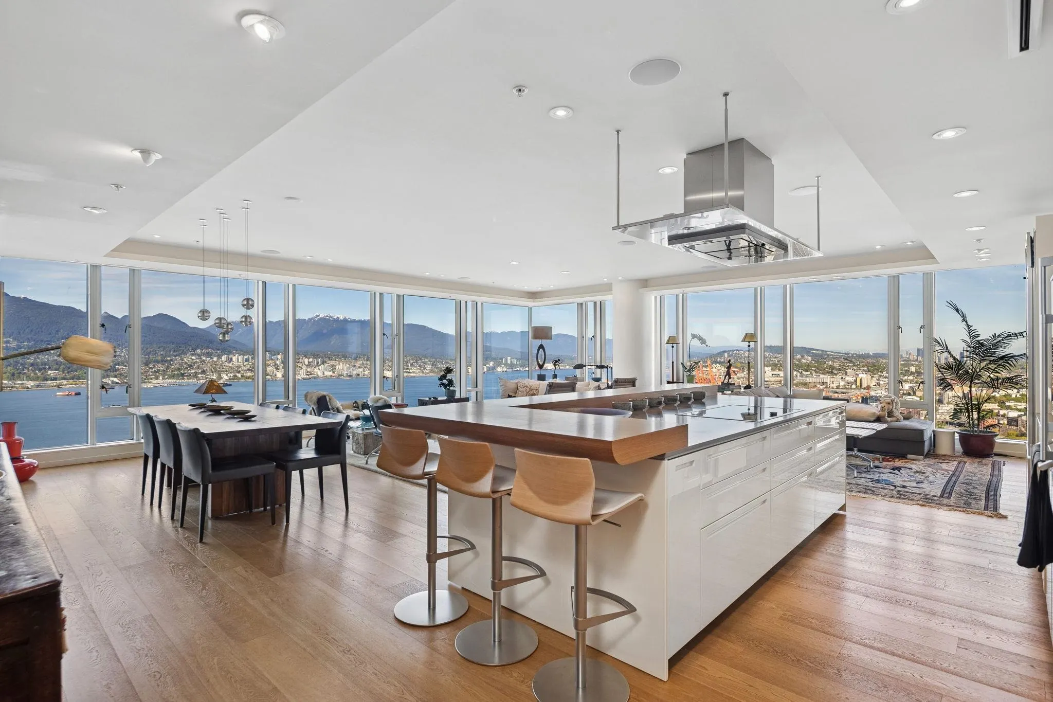 4501 1011 W Cordova Street