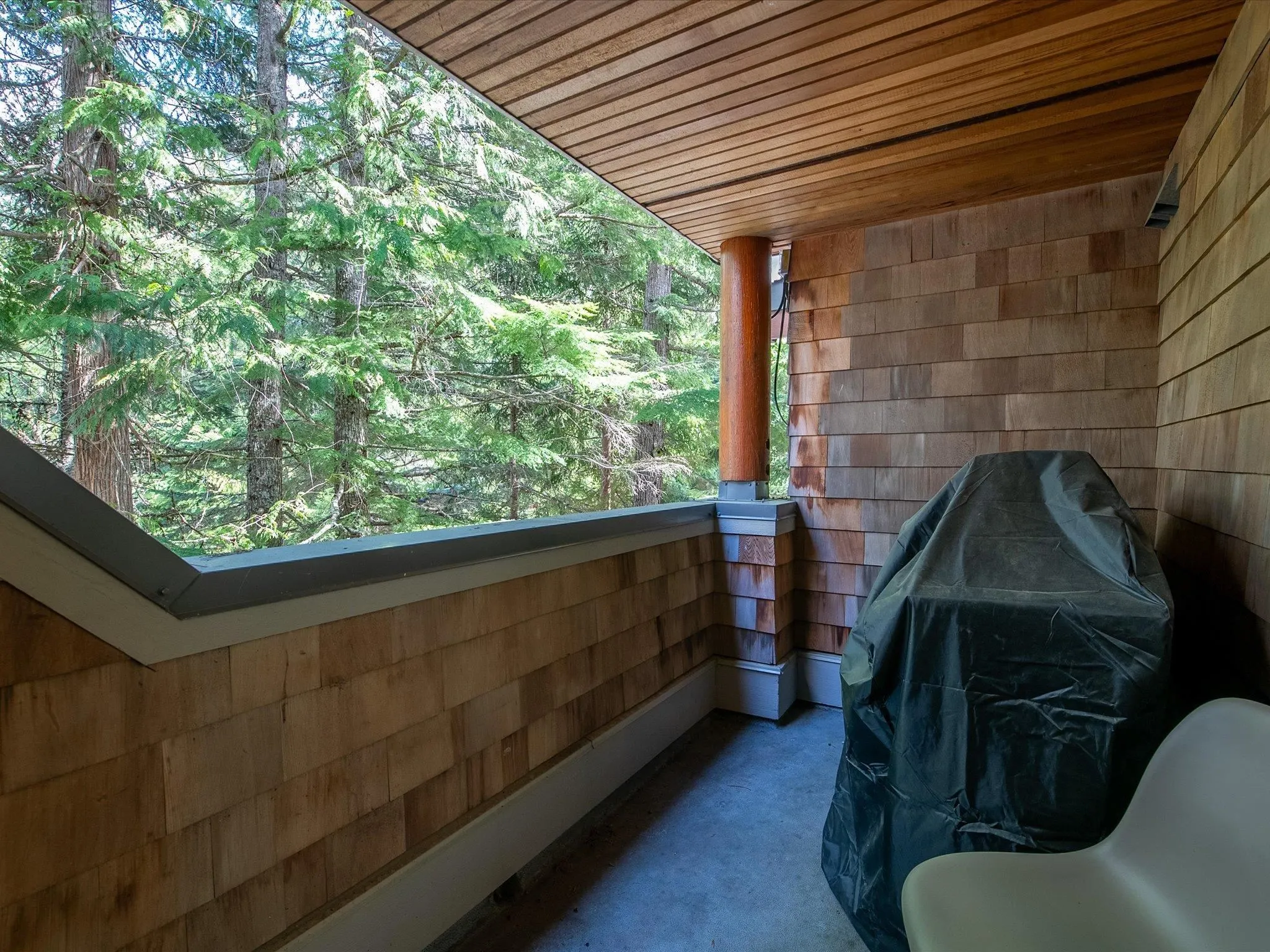 202 2222 Castle Drive