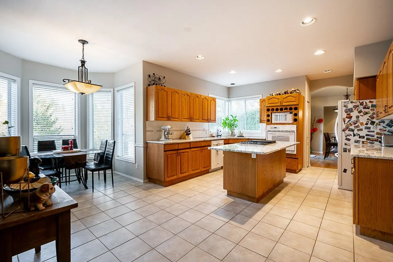 4570 Maysfield Crescent